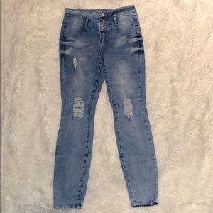 Highwaisted Refuge Jeans (Size 6)